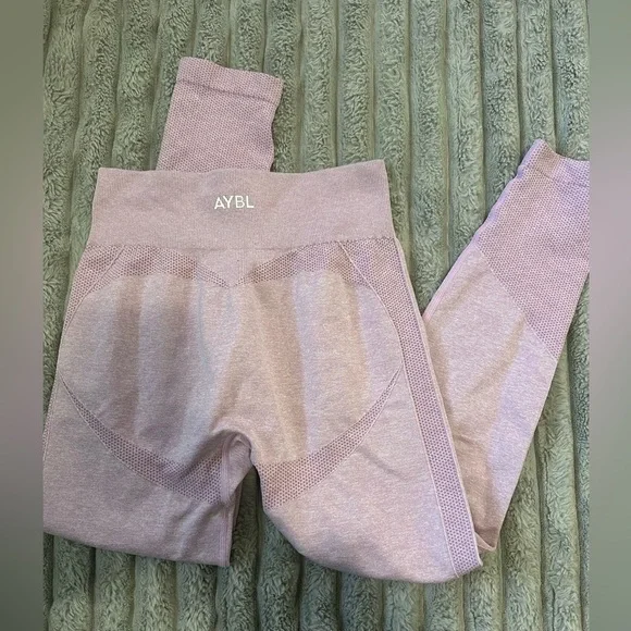AYBL seamless legging size medium - Picture 2 of 4